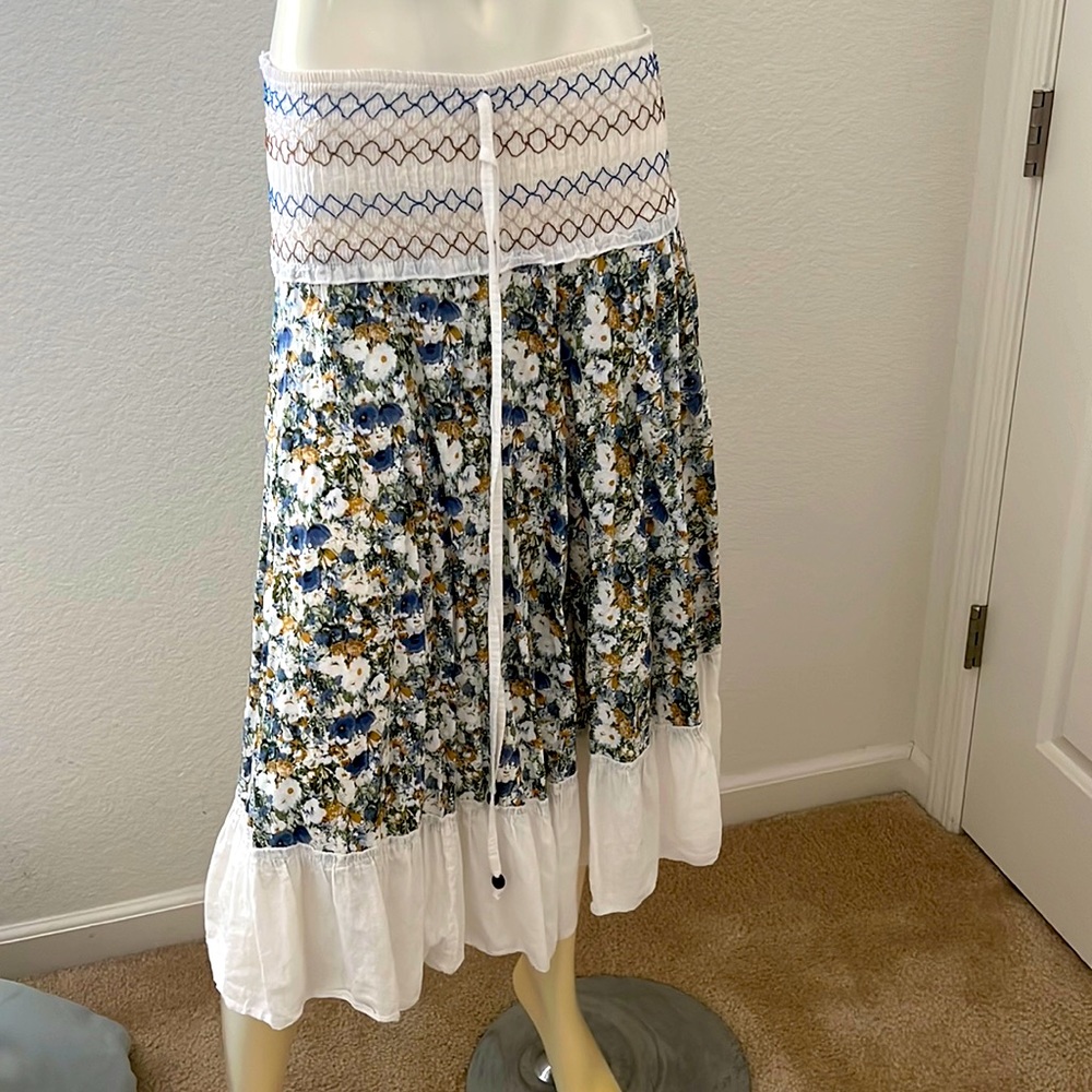 DMJ FASHION - Floral Midi Skirt (One Size Fits All)